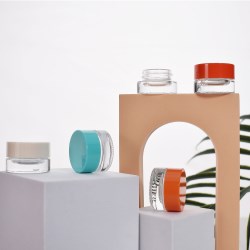 Low-Profile Lip Balm Jar: A Multi-Functional Glass Concentrate Jar for All Your Cosmetic Needs